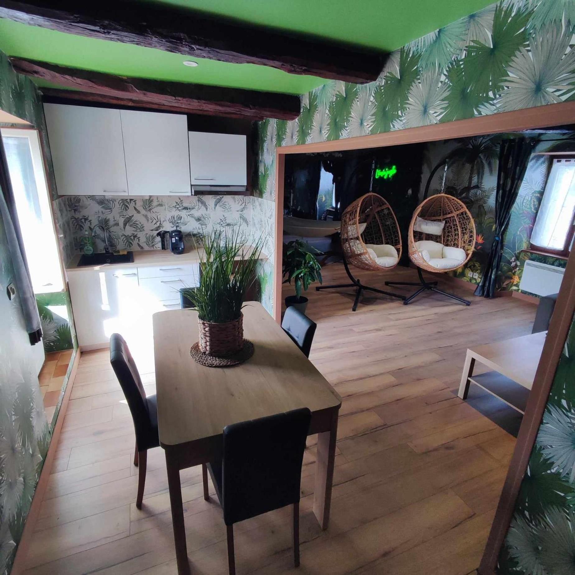 L'Evasion Jungle Apartment Saint-Pierre-de-Plesguen Ngoại thất bức ảnh